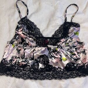 LA SENZA SATIN LACE FLORAL PASTEL PURPLE TOP
